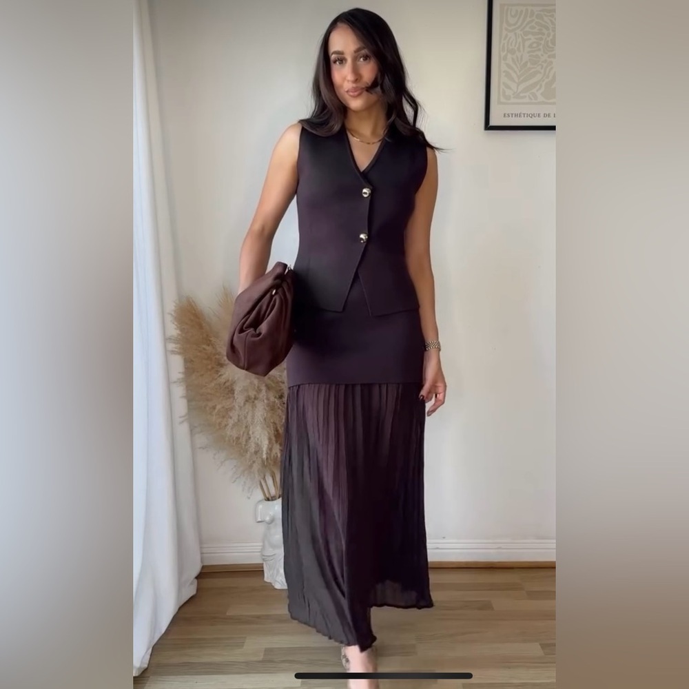 VIRAL NWT ZARA MIXED PLEATED KNIT SKIRT 
🚨PRICE FIRM NO DISCOUNT On THIS SKIRT - Picture 13 of 16